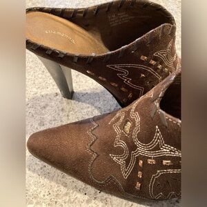 Brown Embroidered Women's Heels